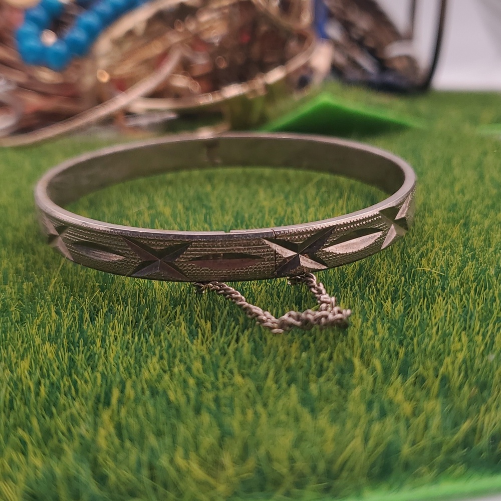 Vintage Sterling Silver Etched Bangle Bracelet with Safety Chain B3324 21.66 Gra